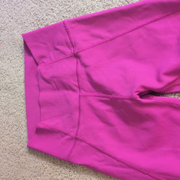 Willo Pink Athletic Workout Leggings Size Small - Picture 4 of 6